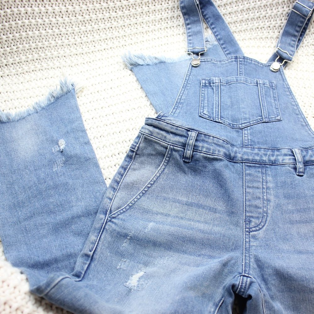 Urban Outfitters Mo & Co Lightwash Frayed Hem High Rise Denim Overalls